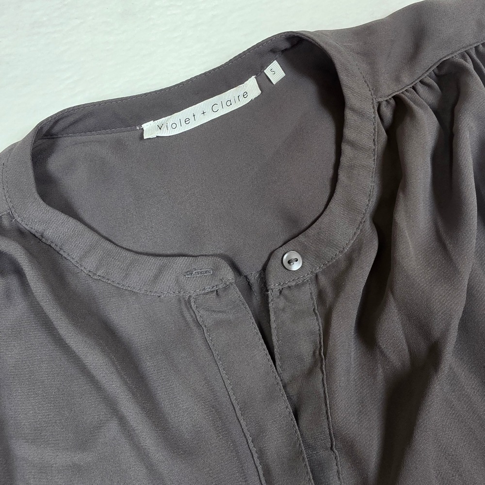 Violet + Claire Gray Long Sleeve High Low Tunic Blouse‎ Small
